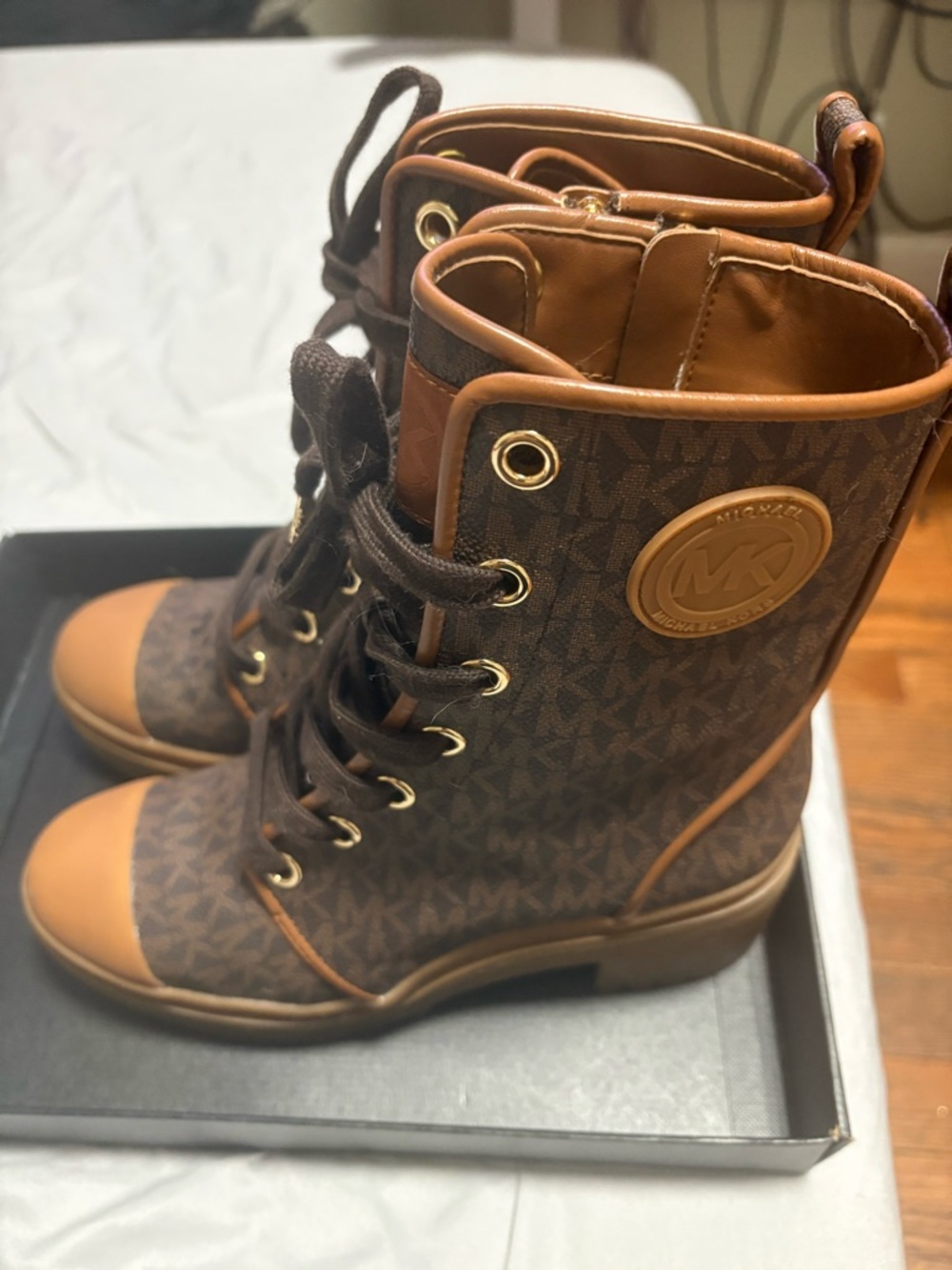 💛 Michael Kors- Corey Logo Signature Combat Boots 🤎 - Picture 5 of 9